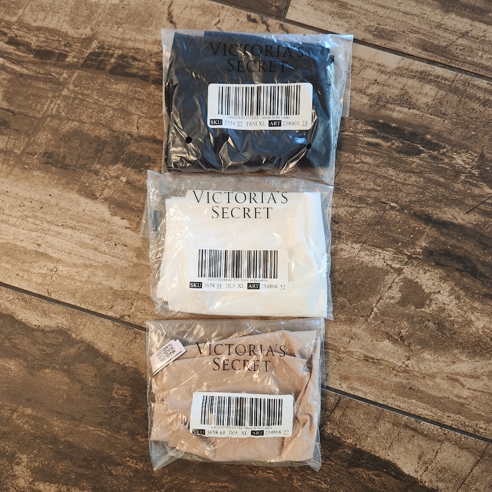NWT Victoria's Secret Bundle: 3 New Thongs - Size XL - Picture 5 of 5